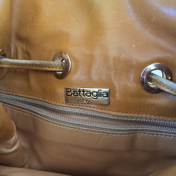 Battaglia Italy Leather Hobo - Picture 2 of 4